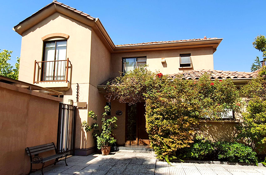 Excelente Casa en Condominio Los Castaños, La Dehesa