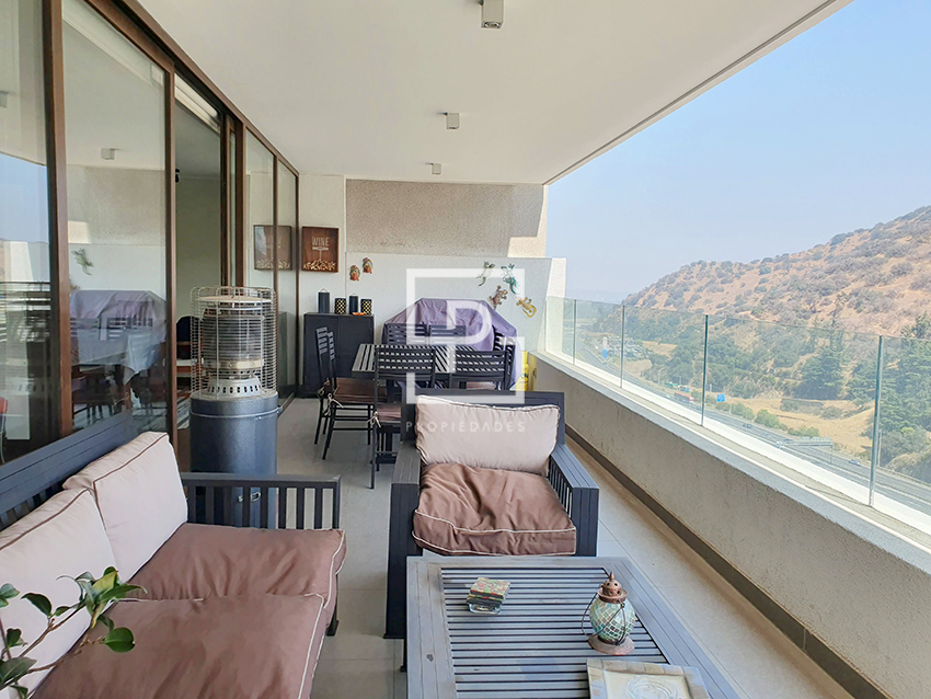 Gran departamento en sector San Damián, finas terminaciones