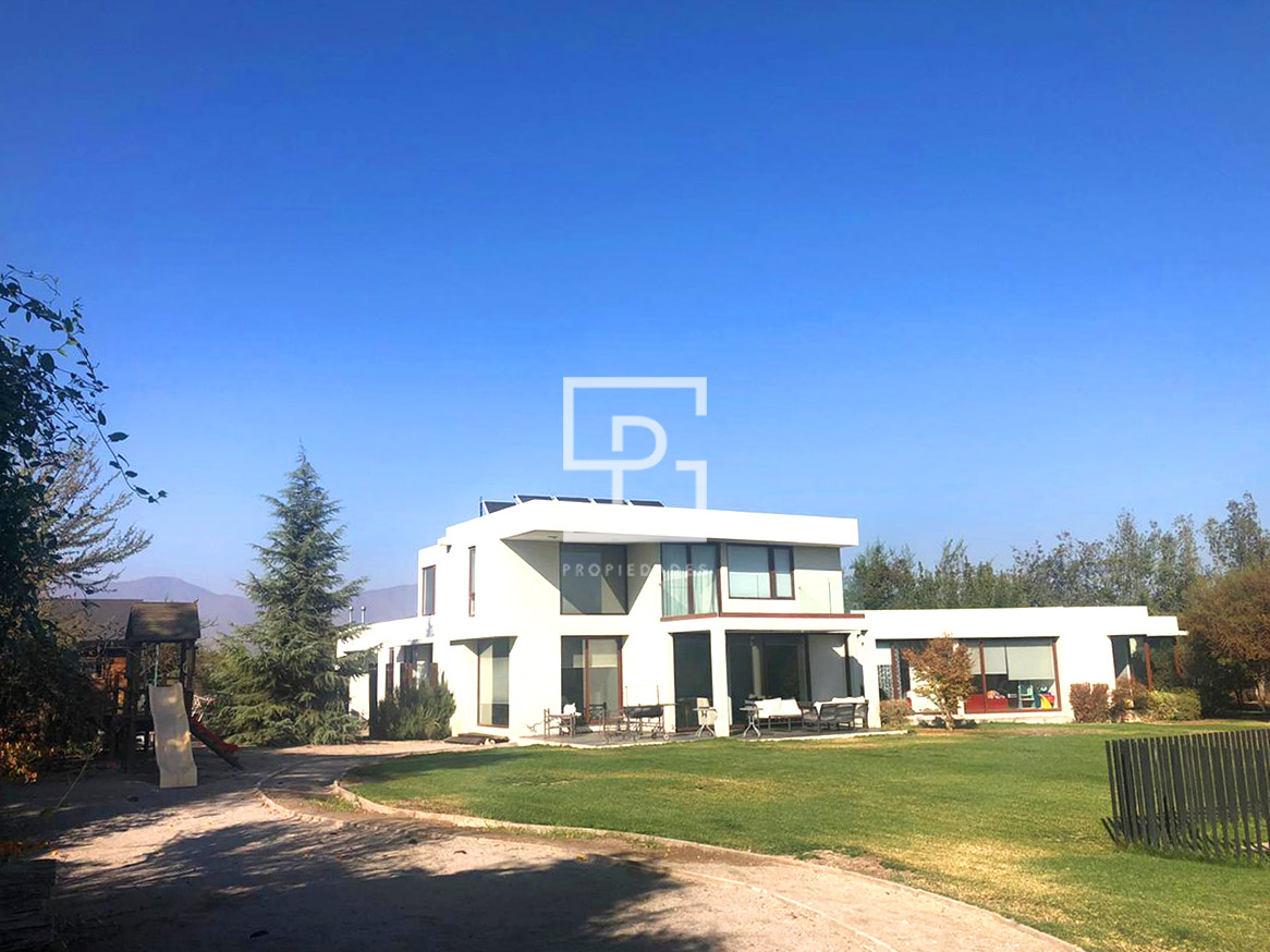 Preciosa casa en condominio en Piedra Roja