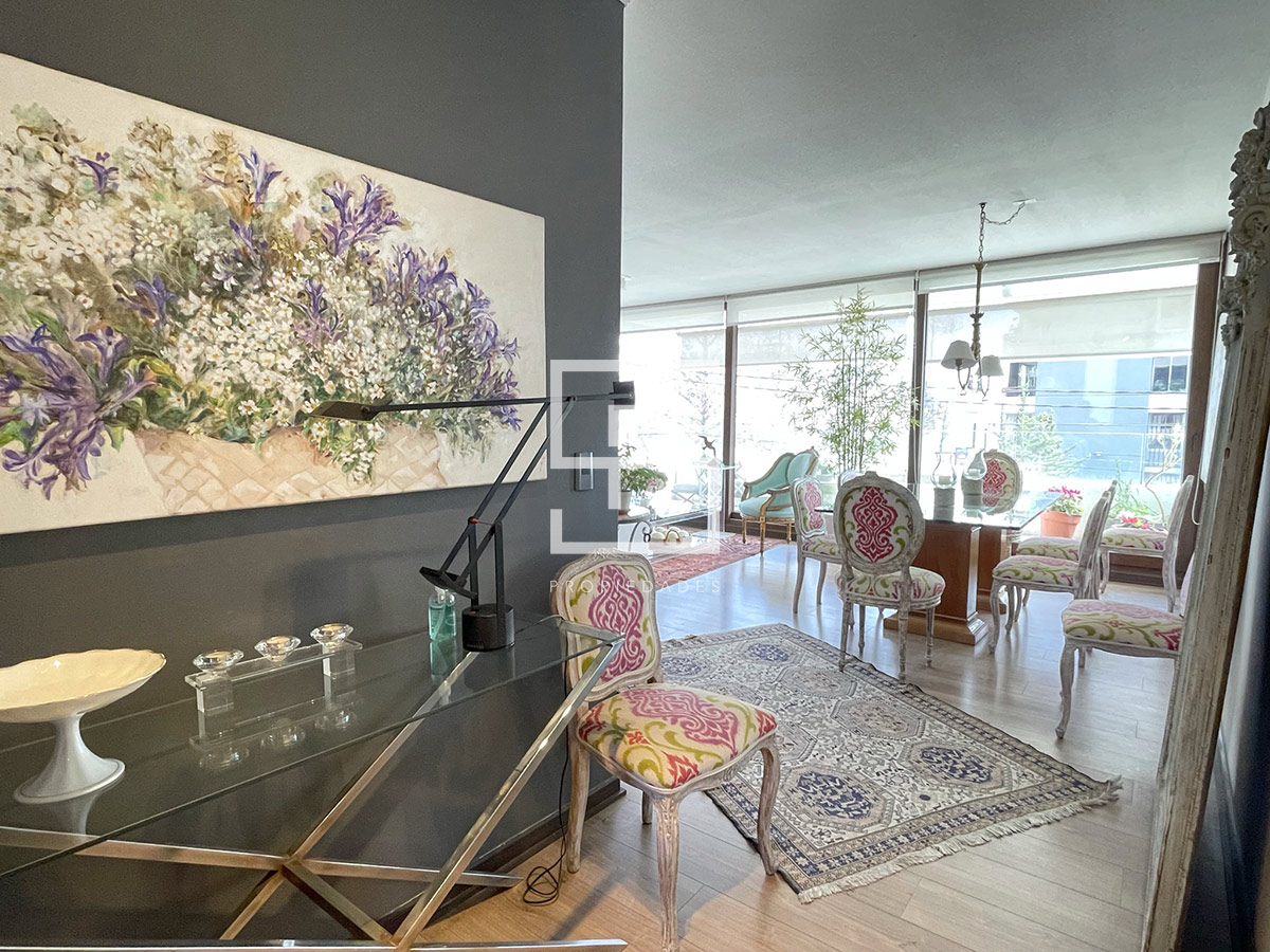 Precioso departamento en Vitacura a pasos de la costanera