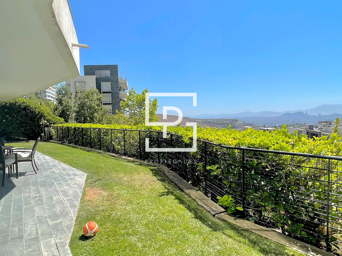 Espectacular Dúplex con Jardín en San Carlos de Apoquindo 