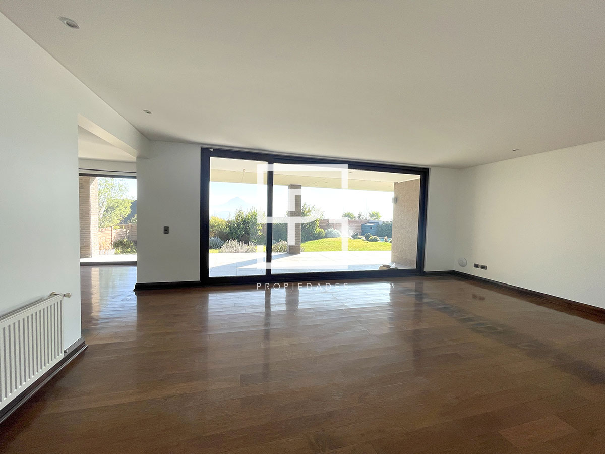 Maravillosa casa en Condominio Casi nueva