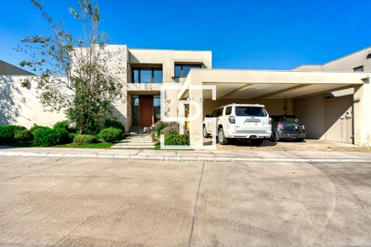 Perfecta mediterránea en condominio sector Los Nogales 