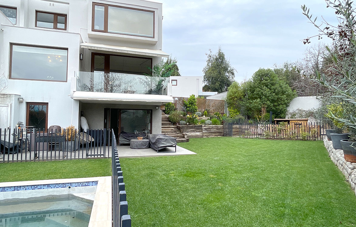 Se vende preciosa casa en condominio sector Huinganal