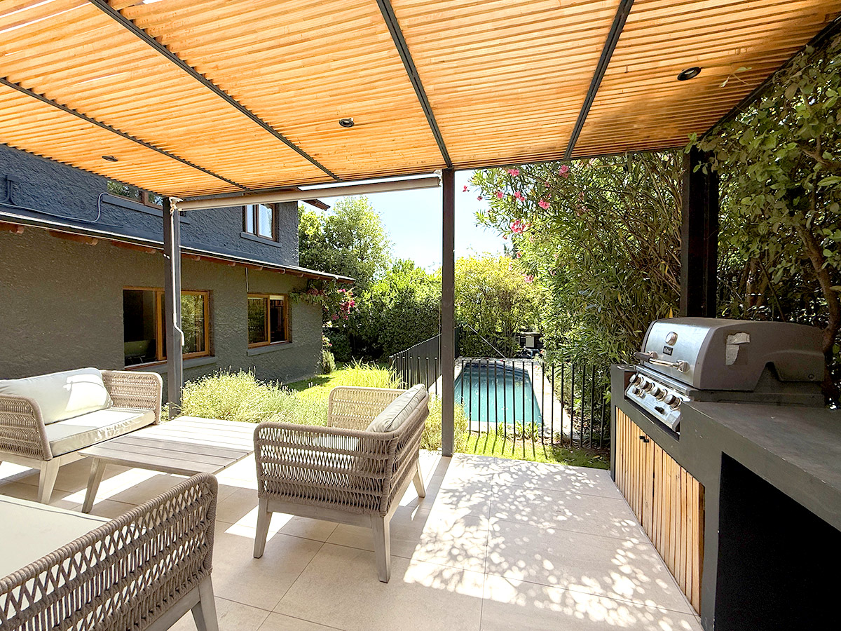 SE VENDE CASA 100% REMODELADA EN LAS CONDES