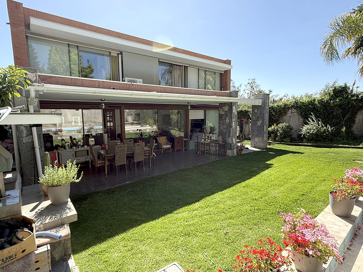 SE VENDE PERFECTA MEDITERRANEA EN LAS CONDES